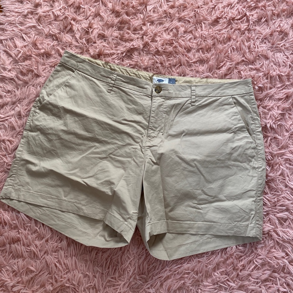 Womens Old Navy size 16 khaki shorts